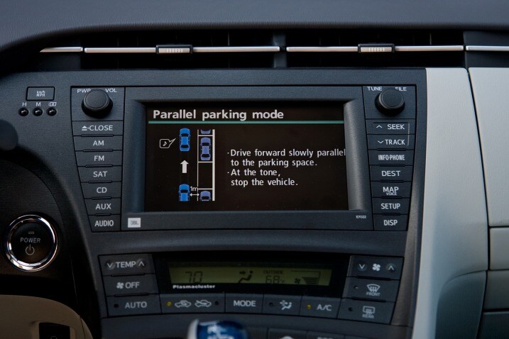 Self Parking Systems Comparison Test Edmunds 2010 Toyota Prius
