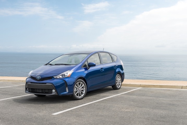 2016 Toyota Prius V Tops Rivals In New Headlight Rating Awards Edmunds
