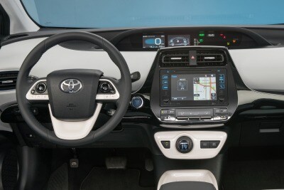 Used 2016 Toyota Prius Pictures 406 Photos Edmunds 2016 Toyota Prius Three 4dr Hatchback Dashboard