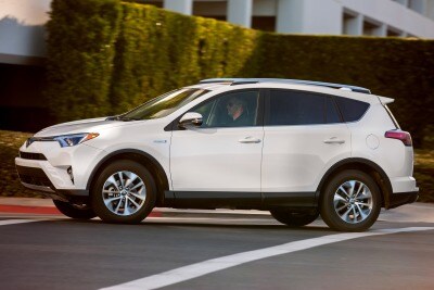 2016 Toyota RAV4 Hybrid XLE SUV Review & Ratings | Edmunds