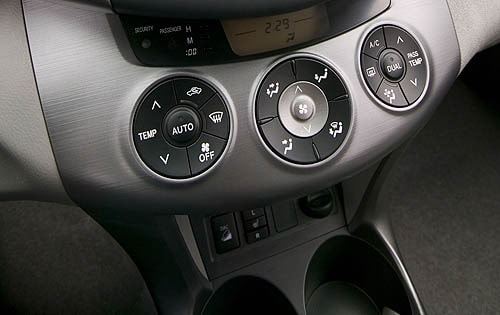2006 Toyota RAV4 Limited Center Console