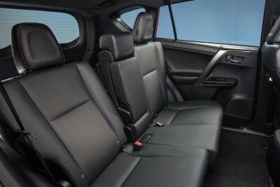 Used 2016 Toyota Rav4 Pictures 406 Photos Edmunds 2016 Toyota Rav4 Se 4dr Suv Rear Interior