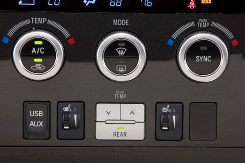Toyota Sequoia Limited 4dr SUV Center Console