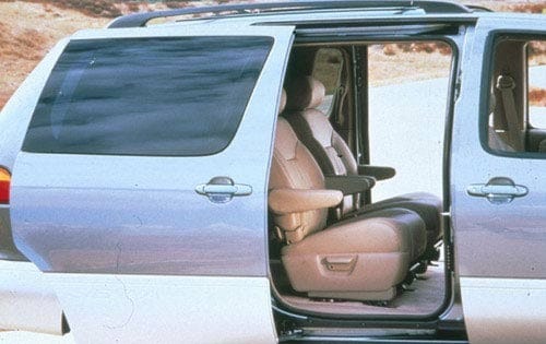 1998 Toyota Sienna 4 Dr XLE Passenger Van