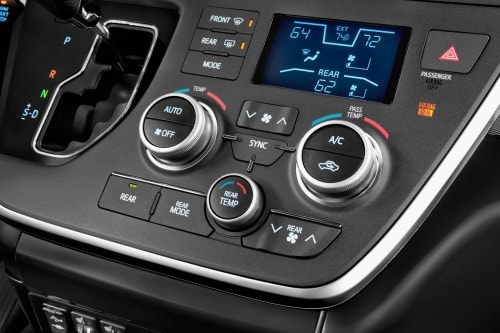 2016 Toyota Sienna SE 8-Passenger Minivan Center Console