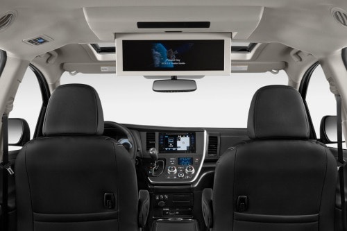 2016 Toyota Sienna SE 8-Passenger Minivan Interior Detail