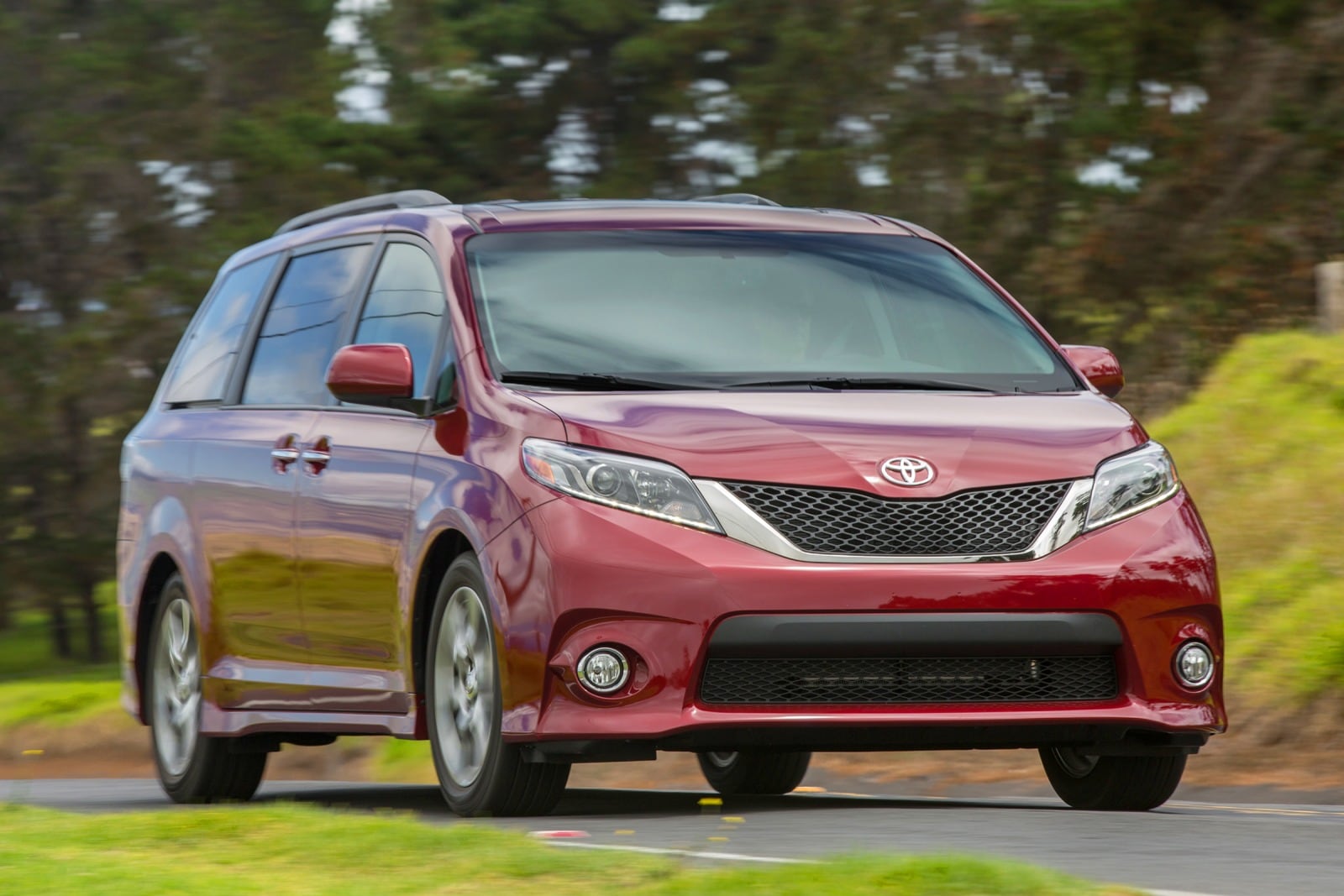 Does Toyota 2017 Sienna Have Bird'S-Eye View Camera? Ultimate Guide