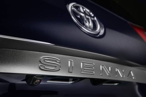 2020 Toyota Sienna Limited Premium 7-Passenger Passenger Minivan Rear Badge