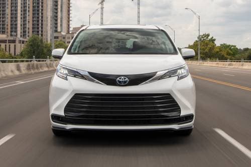 2021 Toyota Sienna LE 8-Passenger Passenger Minivan Exterior