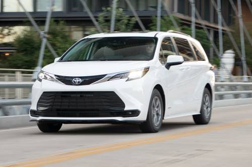 2021 Toyota Sienna LE 8-Passenger Passenger Minivan Exterior