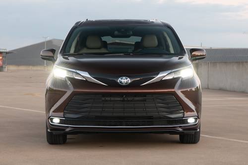 2021 Toyota Sienna XLE 7-Passenger Passenger Minivan Exterior