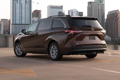 2021 Toyota Sienna XLE 7-Passenger Passenger Minivan Exterior