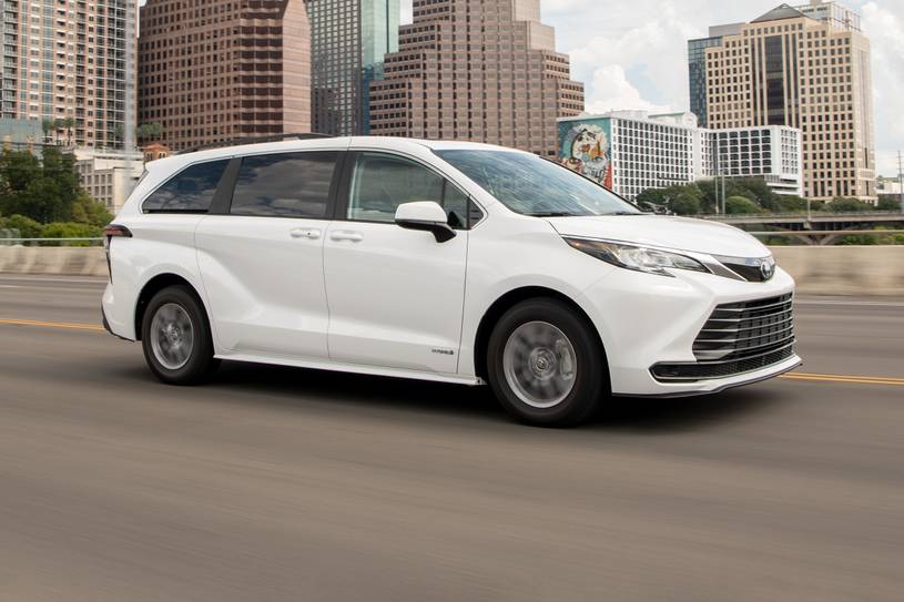 2022 Toyota Sienna LE 8-Passenger Passenger Minivan Exterior