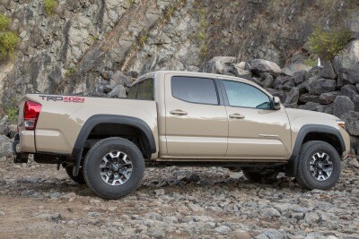 Used 2016 Toyota Tacoma Trd Off Road Review Ratings Edmunds 2016 Toyota Tacoma Trd Sport Crew Cab Pickup Exterior