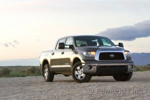 Model Year Review Edmunds 2009 Full Size Pickup Truck Comparison Test And Video