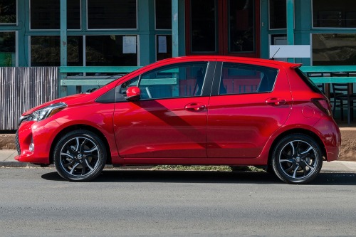2015 Toyota Yaris SE 4dr Hatchback Exterior
