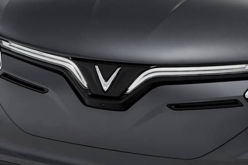 2023 VinFast VF 8 City Edition PLUS 4dr SUV Front Badge
