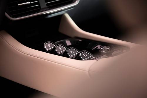 2023 VinFast VF 8 City Edition PLUS 4dr SUV Shifter
