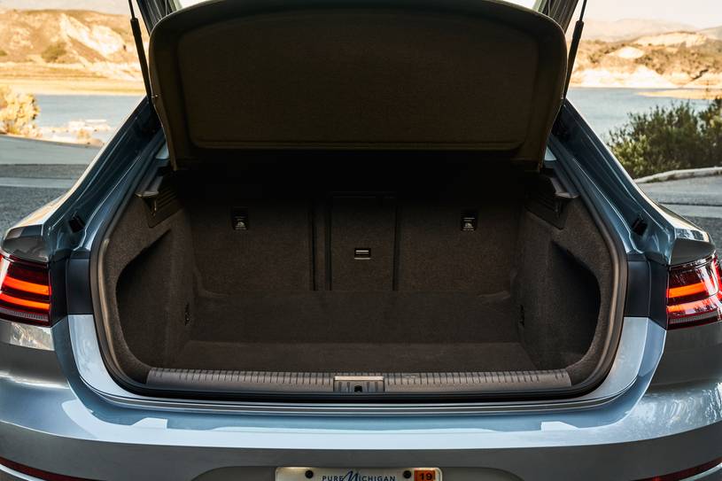 Volkswagen Arteon SE 4MOTION 4dr Hatchback Cargo Area