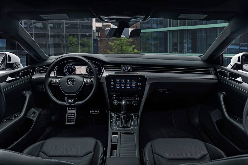 Volkswagen Arteon SEL Premium R-Line 4MOTION 4dr Hatchback Dashboard