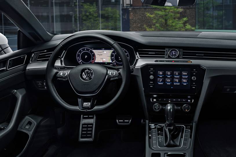 Volkswagen Arteon SEL Premium R-Line 4MOTION 4dr Hatchback Steering Wheel Detail