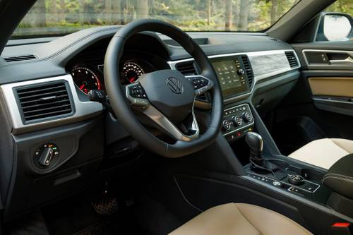 2021 Volkswagen Atlas Cross Sport SE w/Technology 4MOTION 4dr SUV Steering Wheel Detail