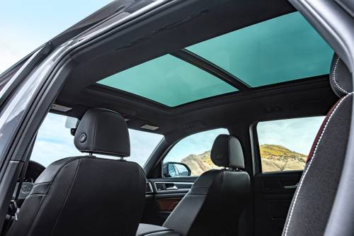 2021 Volkswagen Atlas Cross Sport V6 SEL Premium R-Line 4MOTION 4dr SUV Interior Detail