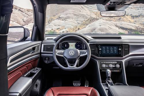 2021 Volkswagen Atlas Cross Sport V6 SEL Premium R-Line 4MOTION 4dr SUV Steering Wheel Detail
