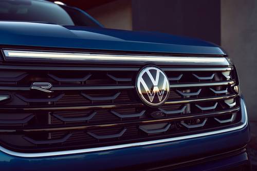 2025 Volkswagen Atlas Cross Sport SEL Premium R-Line 4dr SUV Front Badge
