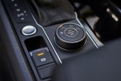 2018 Volkswagen Atlas V6 SE 4dr SUV Aux Controls