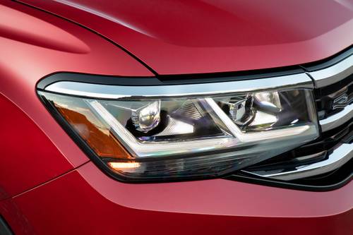Volkswagen Atlas SEL Premium R-Line 4dr SUV Headlamp Detail