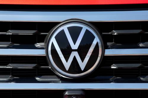 Volkswagen Atlas SEL Premium R-Line 4dr SUV Front Badge