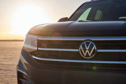 Volkswagen Atlas SEL Premium R-Line 4dr SUV Front Badge