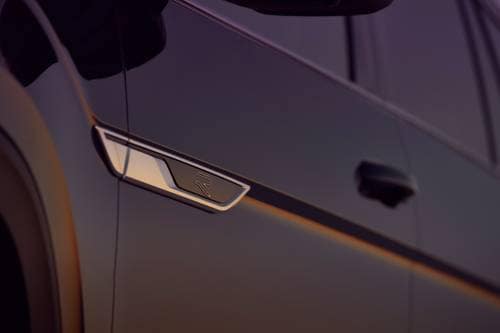 Volkswagen Atlas SEL Premium R-Line 4dr SUV Fender Badge
