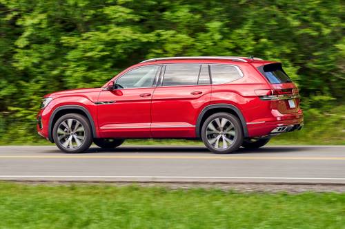 2024 Volkswagen Atlas SEL Premium R-Line 4dr SUV Profile Shown