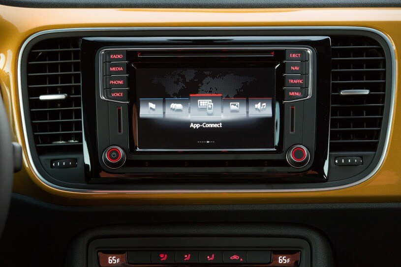 2017 Volkswagen Beetle Convertible Pictures - 81 Photos | Edmunds