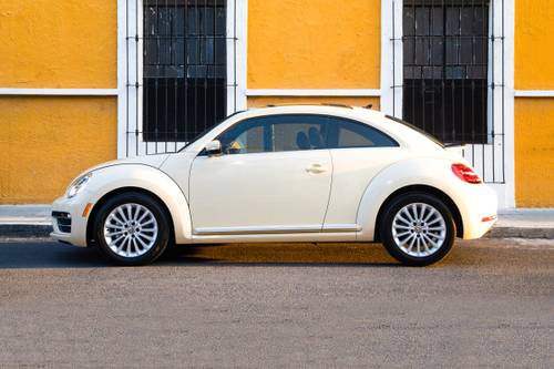 2019 Volkswagen Beetle 2.0T Final Edition SE 2dr Hatchback Profile Shown