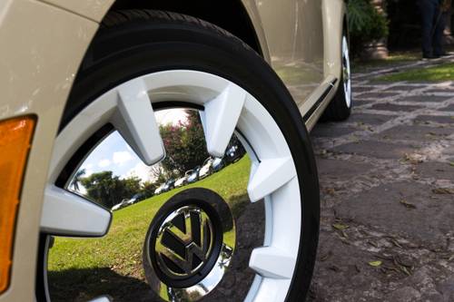 2019 Volkswagen Beetle 2.0T Final Edition SEL 2dr Hatchback Wheel