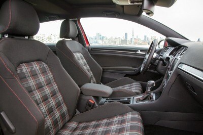 Used 2017 Volkswagen Golf Gti S Hatchback Review Ratings Edmunds 2017 Volkswagen Golf Gti S 2dr Hatchback Interior