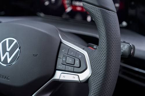 2025 Volkswagen Golf GTI SE 4dr Hatchback Aux Controls