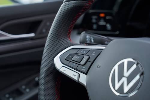 2025 Volkswagen Golf GTI SE 4dr Hatchback Aux Controls