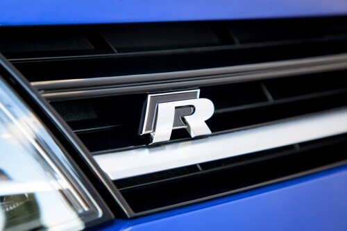 2015 Volkswagen Golf R w/Dynamic Chassis Control and Navigation 4dr Hatchback Front Badge