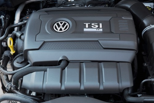 2016 Volkswagen Golf R w/Dynamic Chassis Control and Navigation 4dr Hatchback 2.0L I4 Turbo Engine