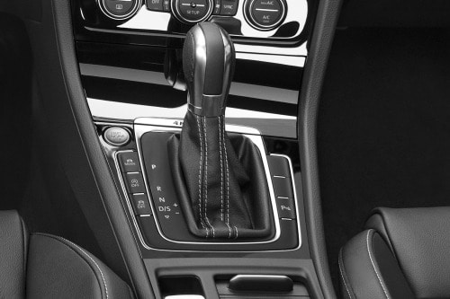 2016 Volkswagen Golf R w/Dynamic Chassis Control and Navigation 4dr Hatchback Shifter