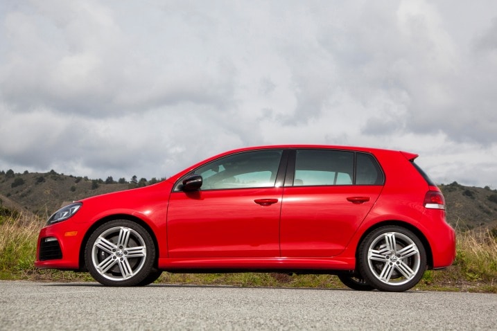 See how the roof line stops after the rear door? This is why the Volkswagen Golf R is a hatchback.