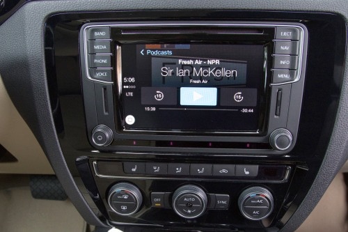 2016 Volkswagen Jetta 1.8T SEL Premium Sedan Center Console