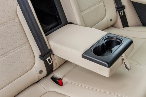 2016 Volkswagen Jetta Hybrid SEL Premium Sedan Cupholders
