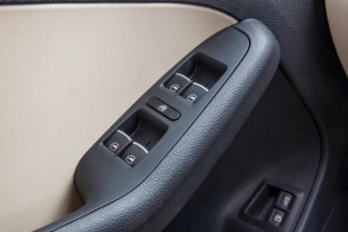 2016 Volkswagen Jetta Hybrid SEL Premium Sedan Interior Detail