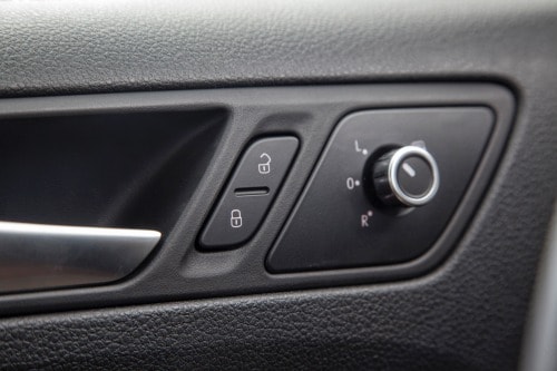 2016 Volkswagen Jetta Hybrid SEL Premium Sedan Interior Detail