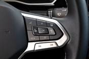 Volkswagen Jetta SE Sedan Aux Controls